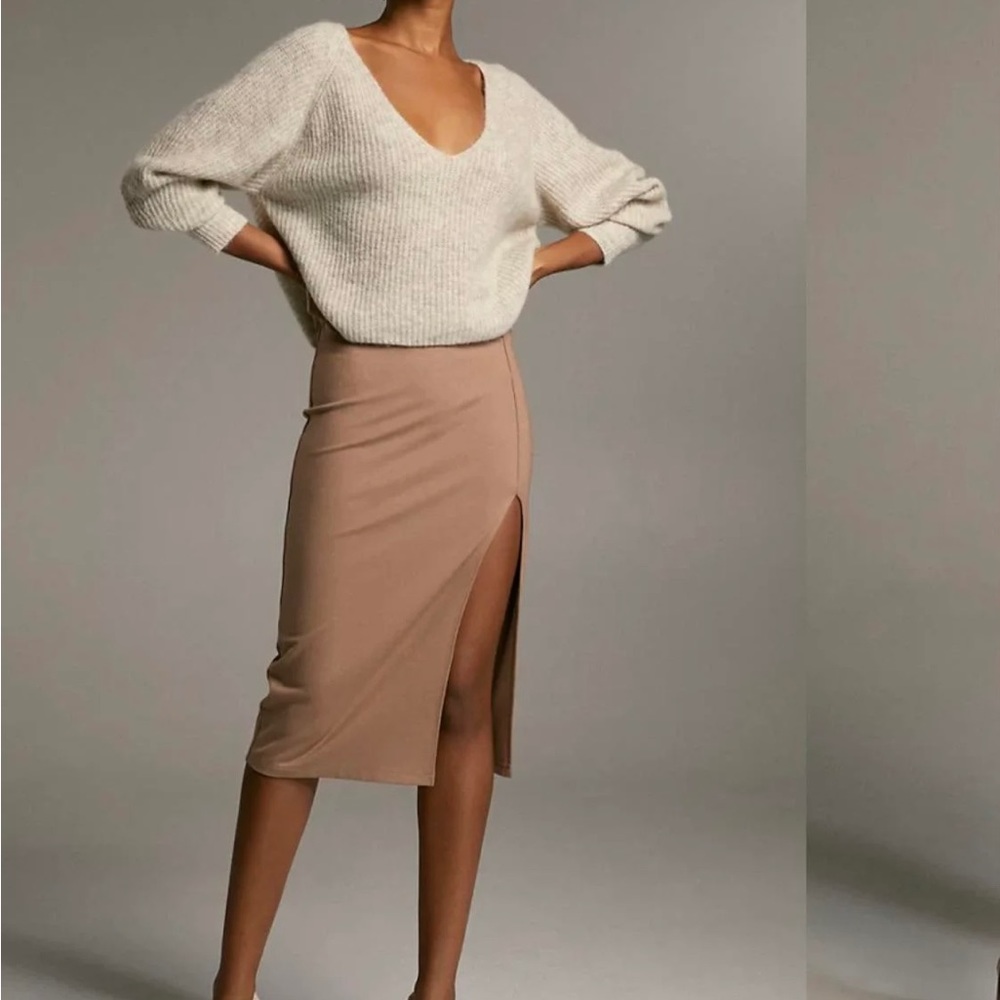 Aritzia Babaton pencil slit skirt size 2